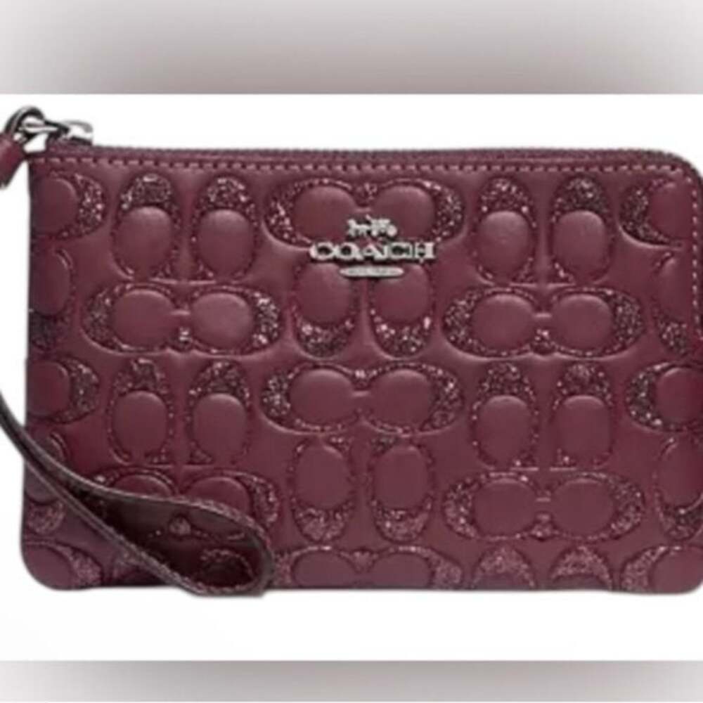 NWOT COACH Leather Corner Zip Wristlet